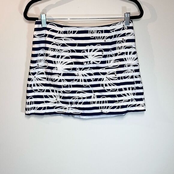 Lilly Pulitzer Tate Skirt Navy White embroidered with embellishments Women’s 2 - Picture 2 of 8